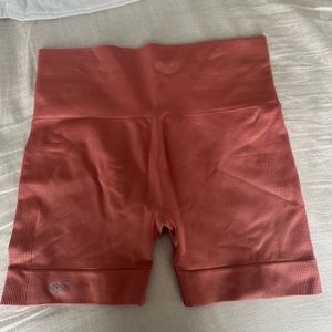 Set Active x Quai workout shorts size Medium